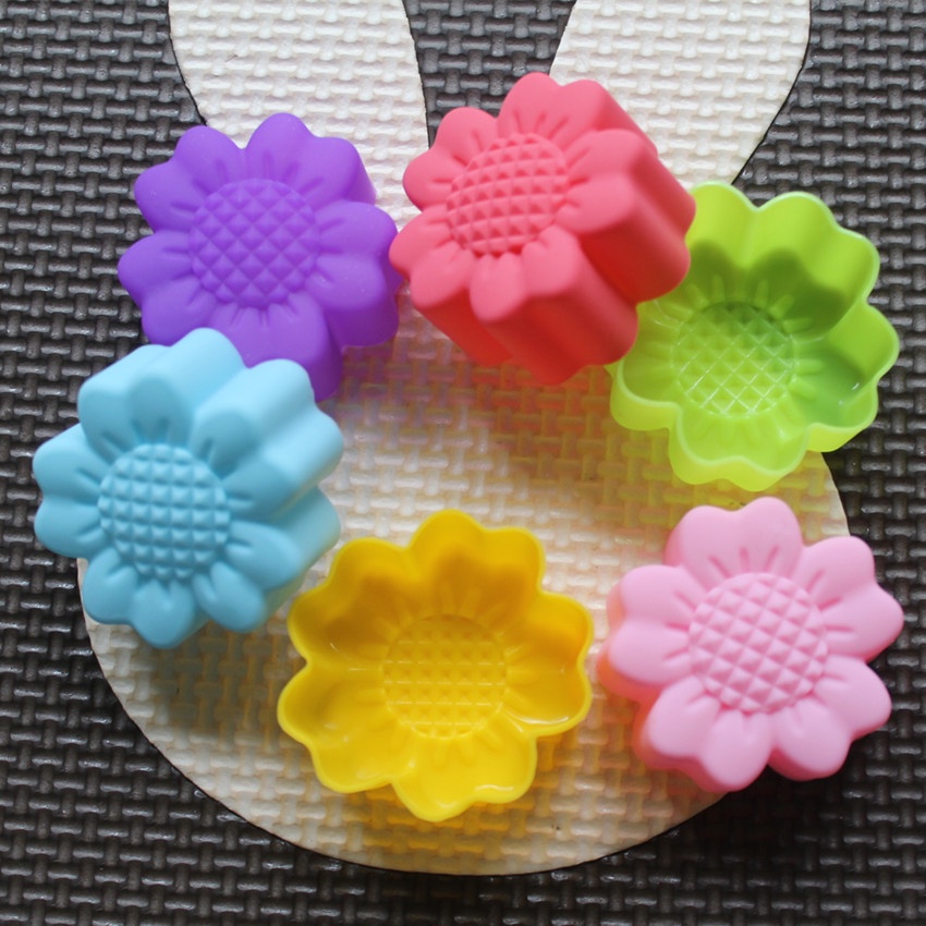 6 Pcs Set Non-Stick Flower Des - Soap Making Kit review and price